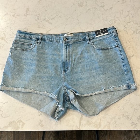 Abercrombie & Fitch NWT women's The 4" Mom Short Curve Love Size 36/22 High Rise - Picture 11 of 14